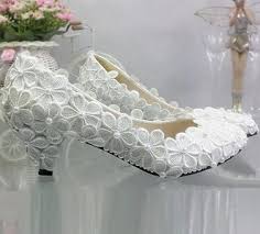 اجمل احذيه للعروسه بكعب متوسط الرفع شيك جدا للعرائس ذات الطول الممشوق