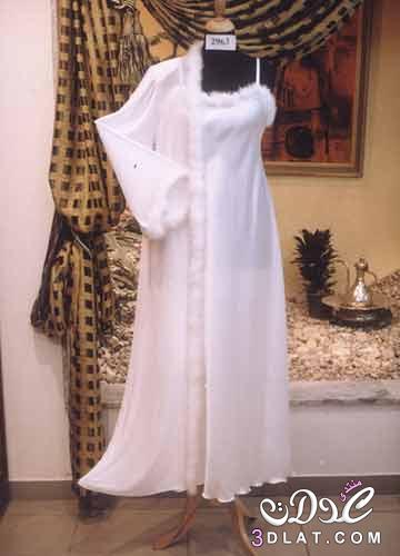 قمصان وأرواب بيضاء للعروسة لليلة الزفاف