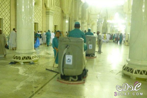 تنظيف الحرم المكي ,كيف يتم تنظيف الحرم المكي ,عمال المسجد وطرق تطييب المسجد