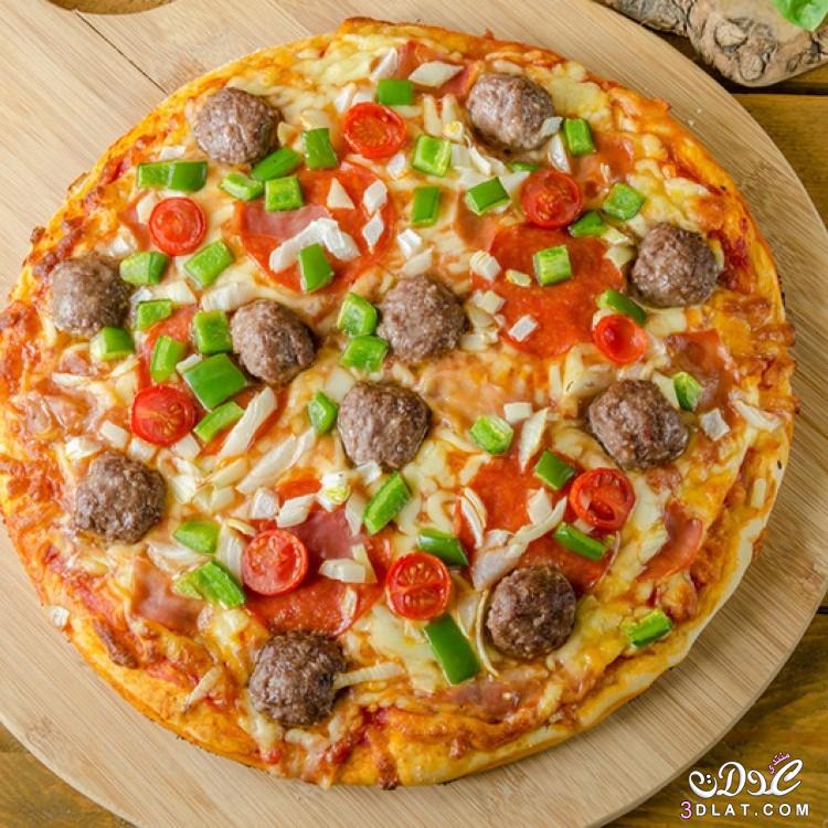 البيتزا مع كرات اللحم ، طريقة عمل   البيتزا مع كرات اللحم 2024