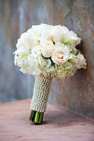 باقات أزهار طبيعية للعروس2024 اروع باقات زهور للعروس2024 باقات زهور مميزة للعروسة
