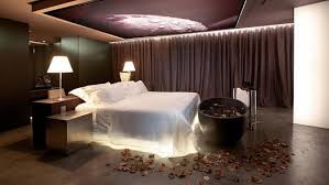 صور غرف نوم للعرسان رومانسية  اجمل ديكورات غرف نوم رومانسية 2024  2024