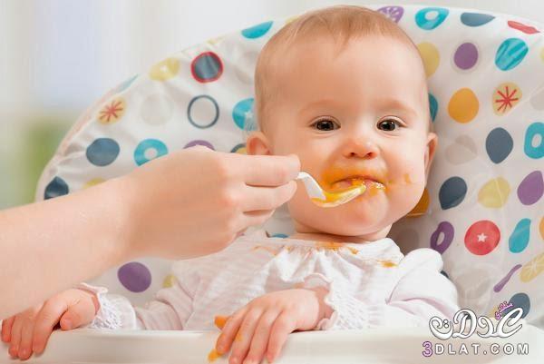 دليلك المتكامل للأطعمة التي يجب عدم تقديمها لطفلك قبل بلوغ عامه الأول