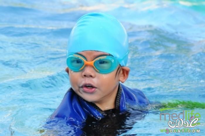 أعراض الغرق الجاف لدى الأطفال وكيفية التعامل معها, الفرق بين الغرق الجاف والثانوي