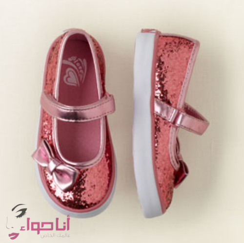 أحذية أطفال جديدة 2024 أحذية بنات صغار باللون الوردي 2024 أحذية مميزة للبنوتات