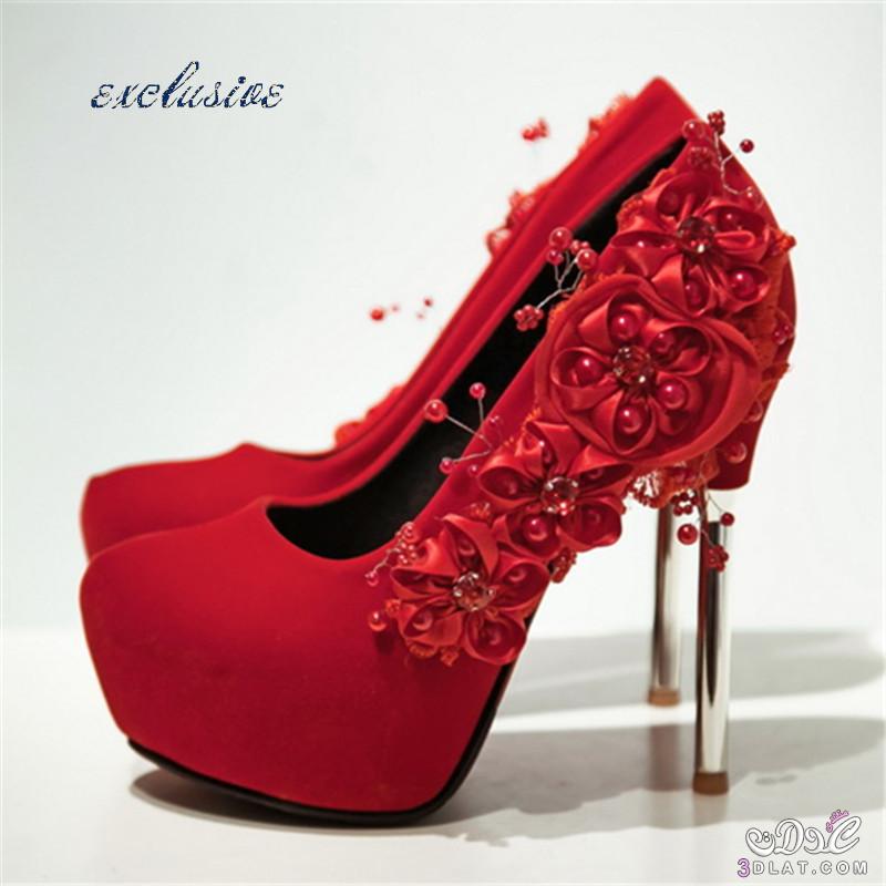 أحذية حمراء الكعوب العالية -
