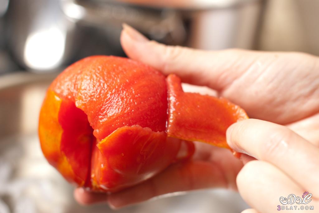 تفتيح البشره الطماطم لتفتيح البشره  كيفية تفتيحخ البشره باستخدام الطماطم
